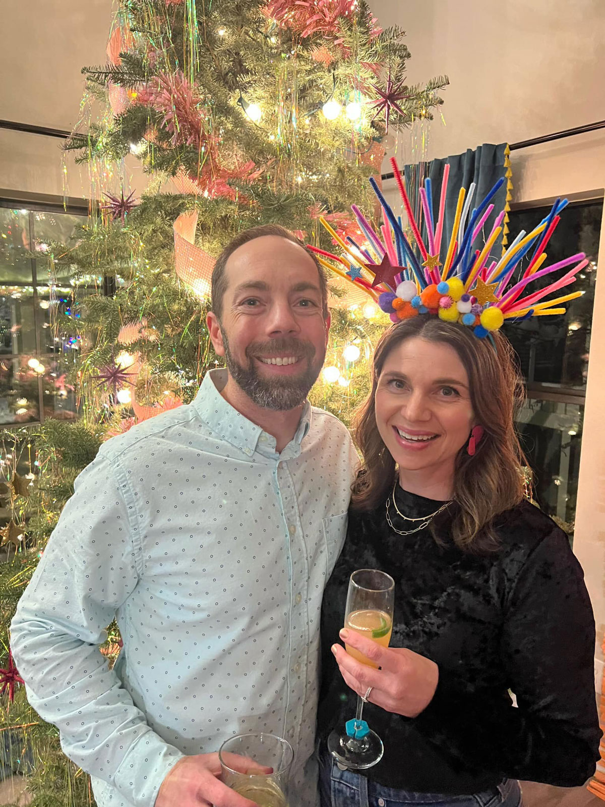 Fun holiday pipe cleaner crowns.