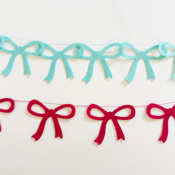 Blue and pink bow garland.