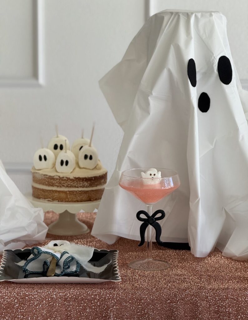 The perfect compliment to your Halloween table.